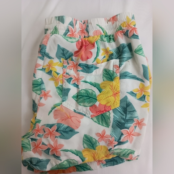 NATURAL REFLECTION Y2K Ready For Spring Floral Pastel Summer Booty Shorts (#640) - Picture 5 of 6